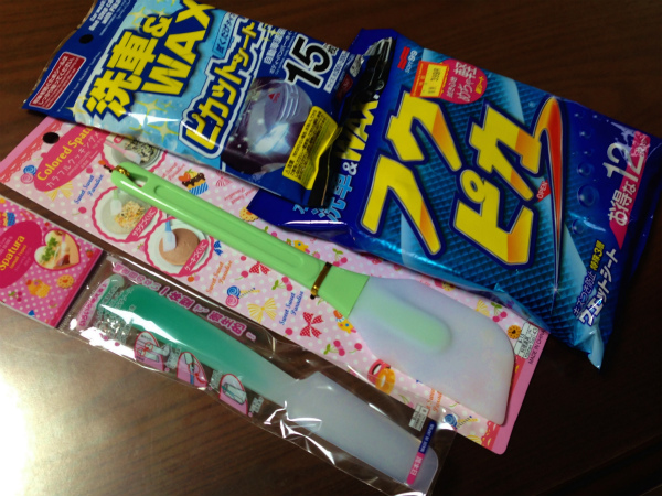 ボンネット裏用のお掃除ツールも入手済み