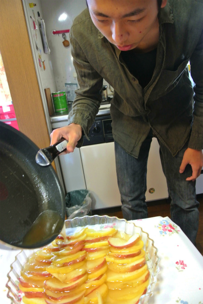 綺麗にお皿へと盛りつける