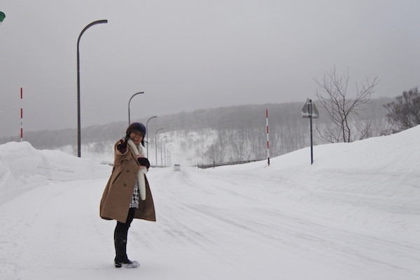 進むほどに雪と風が強くなる中で城ヶ倉大橋へ