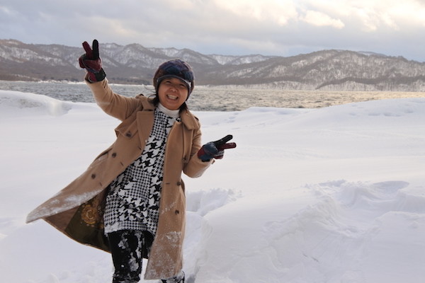 雪に人型を残して家内も満足
