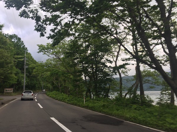 雲がかかり、時刻が17時に近づくと急に寒くなった