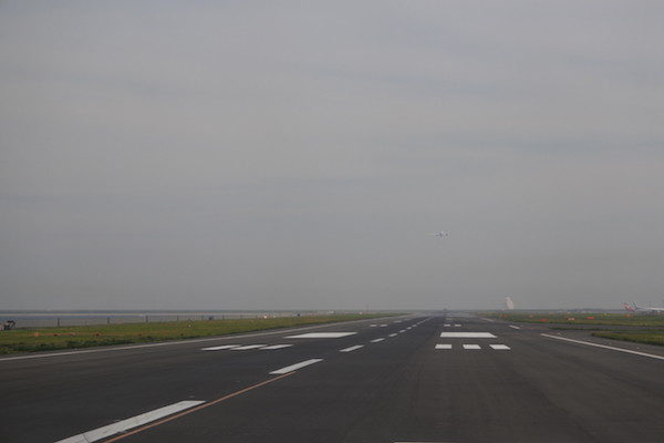 姫路からミニバスで大阪へ、その後飛行機で秋田へ移動